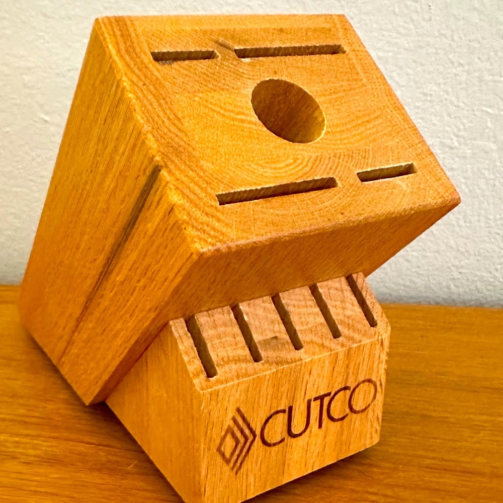 EUC -CUTCO - Wood Knife Block - 10-Slot - Made in USA